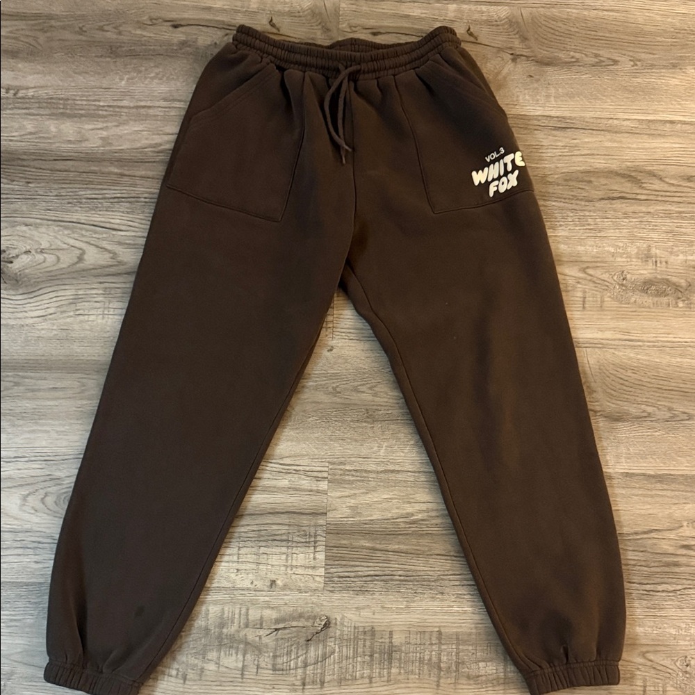 White Fox Offstage Sweatpants Shadow size M